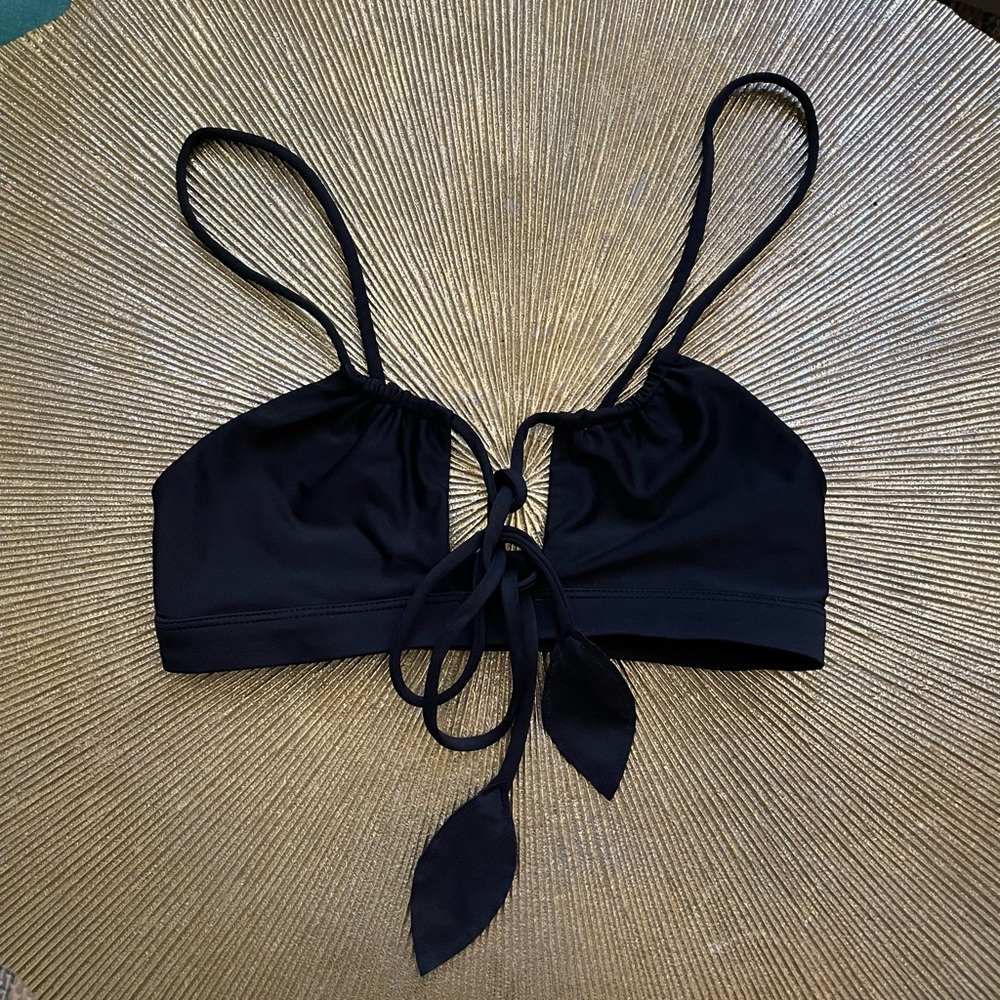 Benoa Ari Top Small/Black